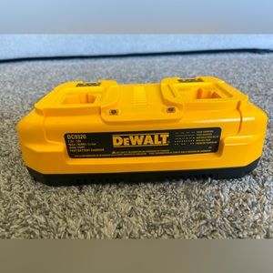 Dewalt 7.2V-18V NiCd/NiMH/Li-Ion 1 Hour Dual Port Charger Brand New